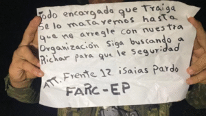 Panfleto con el que delincuentes extorsionaban a la población. Foto: Suministrada por Ejército nacional de Colombia