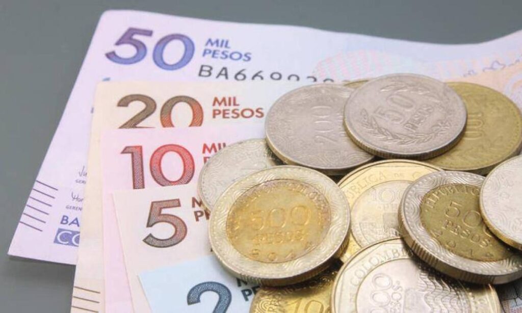 Aumento de 14.16% en salario para funcionarios públicos