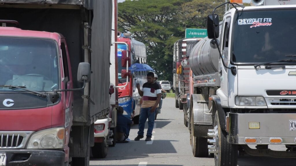 Más de 200 bloqueos en carreteras dejan millonarias pérdidas para sector Transporte