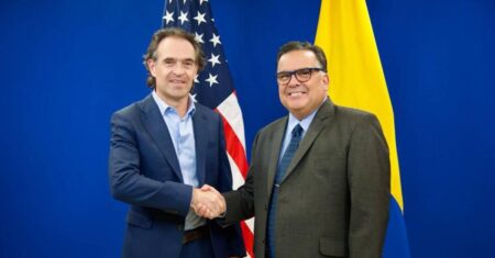 Alcalde de Medellín y Embajada de EE. UU. se comprometen con la lucha contra la explotación sexual en Medellín y Colombia