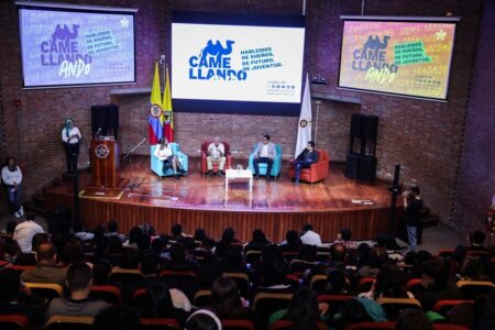 Jóvenes colombianos recibirán recursos económicos para invertir en sus negocios