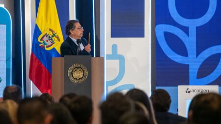 Presidente Petro propuso a Acolgen definir dos grupos de tarifas de energía