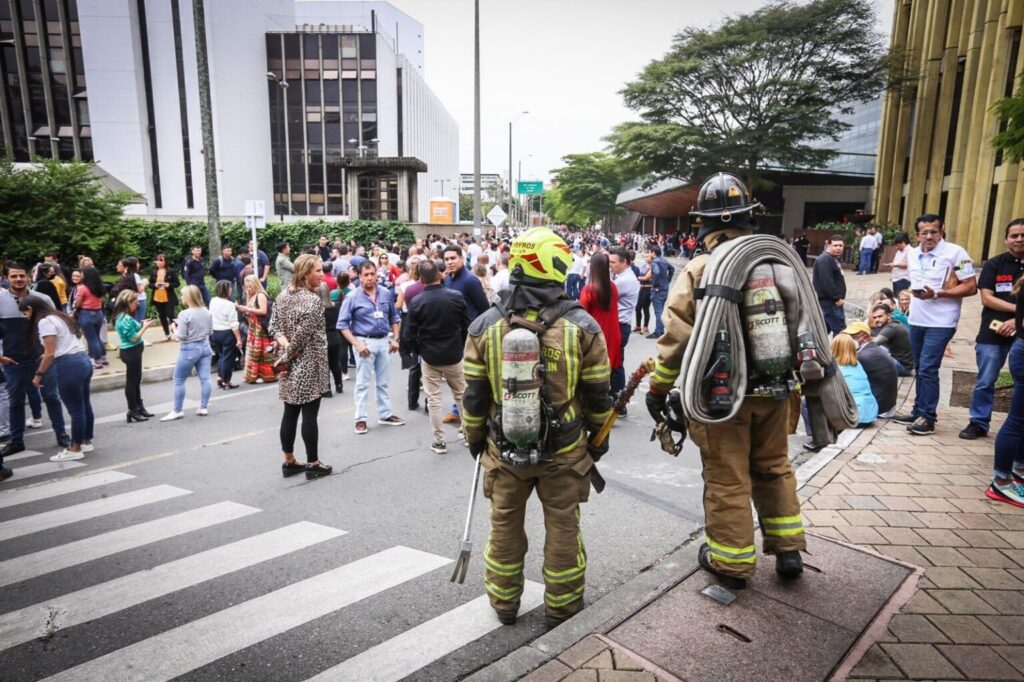 Algunas entidades en Medellín no prestarán atención al público durante simulacro de emergencias