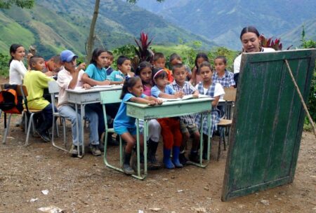 Más de 1.000 estudiantes están sin clases por falta de profesores en zona rural de Tierralta, Córdoba