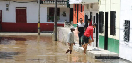 Cerca de 80 personas evacuadas por desbordamiento del río Cauca