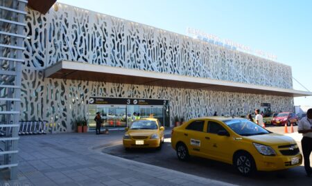 El Aeropuerto Simón Bolívar recibirá inversión histórica para su modernización