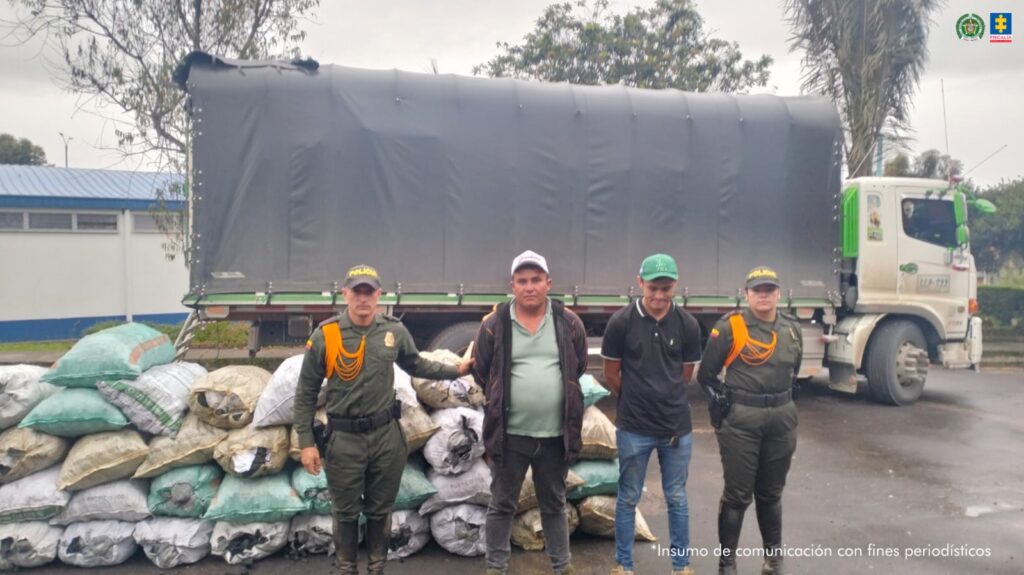 En Cundinamarca judicializados hombres que transportaban carbón vegetal