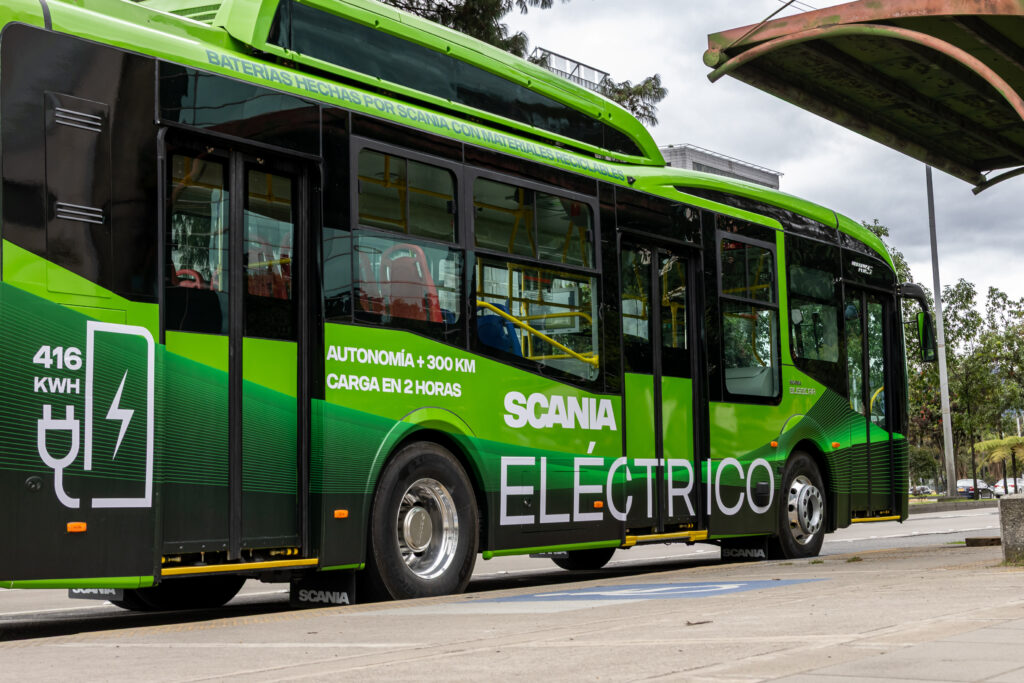 Primer bus eléctrico fabricado en Colombia marca nuevo rumbo hacia la movilidad sostenible