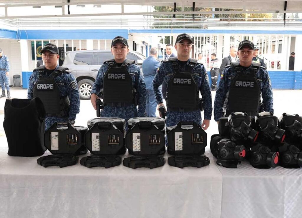 Gobierno del Cambio entregó dotación para guardia penitenciaria Gobierno del Cambio entregó dotación para guardia penitenciaria