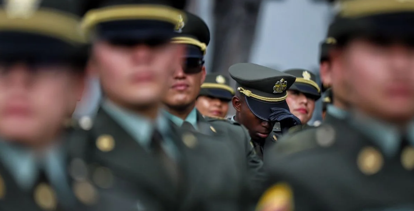 Por lo menos 40 oficiales superiores de la policía, serán trasladados a regiones críticas Por lo menos 40 oficiales superiores de la policía, serán trasladados a regiones críticas