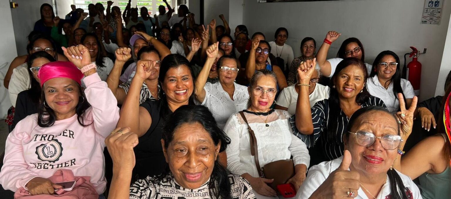 Mas de 1.600 madres comunitarias ya son trabajadoras oficiales del Bienestar Familiar. Mas de 1.600 madres comunitarias ya son trabajadoras oficiales del Bienestar Familiar.