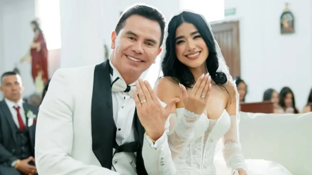 Jhonny Rivera y Jenny López paralizaron un pueblo con su boda
