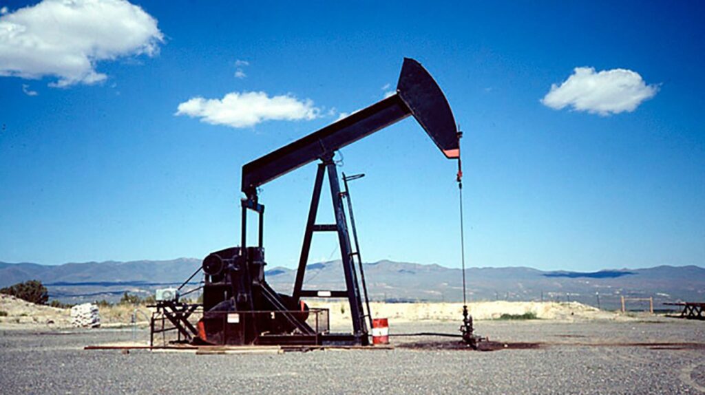 El precio del petróleo baja a 100 dólares, con las Bolsas europeas apuntando a ascensos en la apertura