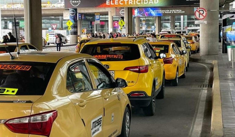 Gobierno de la Espriella cambia reglas para taxis: Deberán cumplir con requisito que había sido eliminado